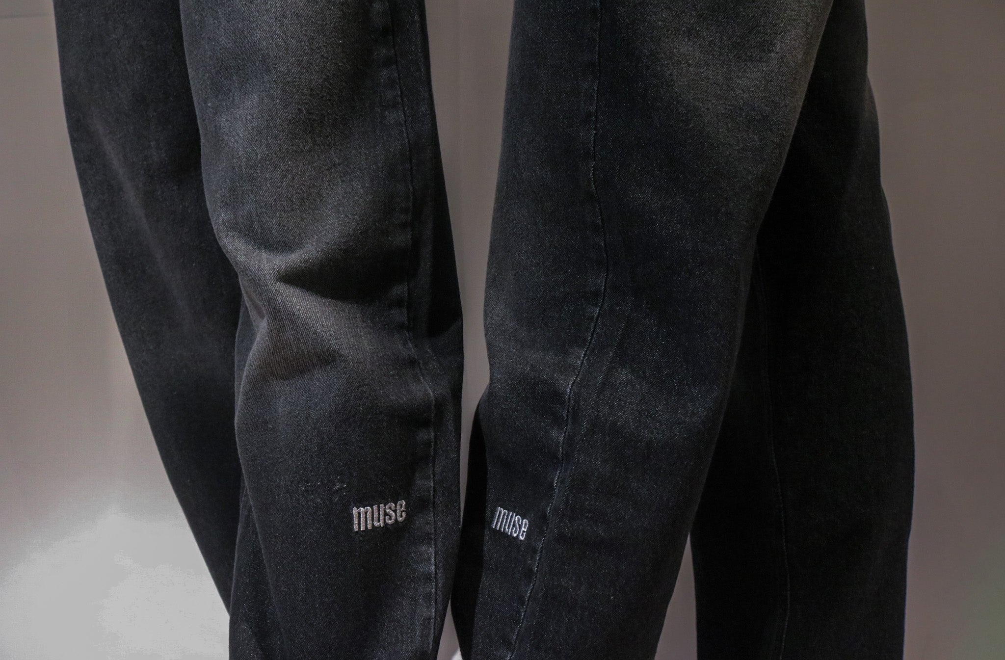 002 DISTRESSED DENIM