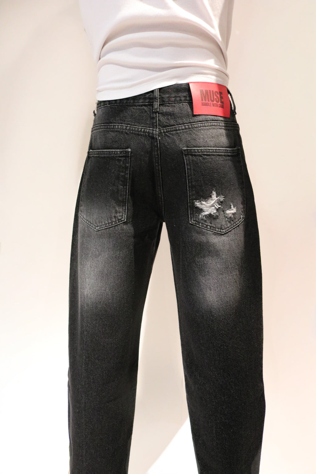 002 DISTRESSED DENIM