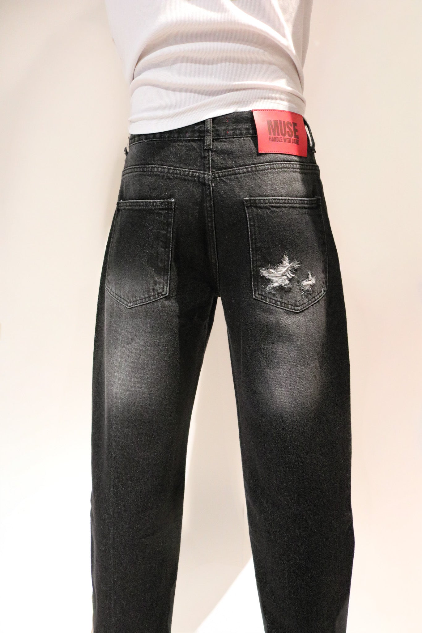 002 DISTRESSED DENIM